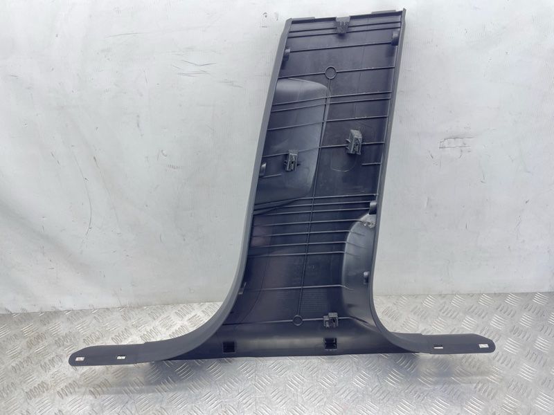 Облицовка стойки 8W0867239A Audi A4