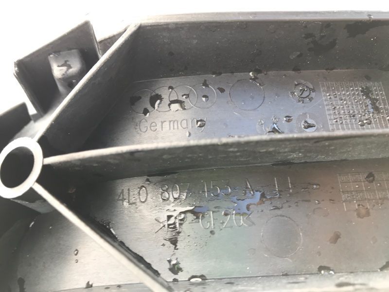 Направляюча заднього бампера 4L0807453A Audi Q7