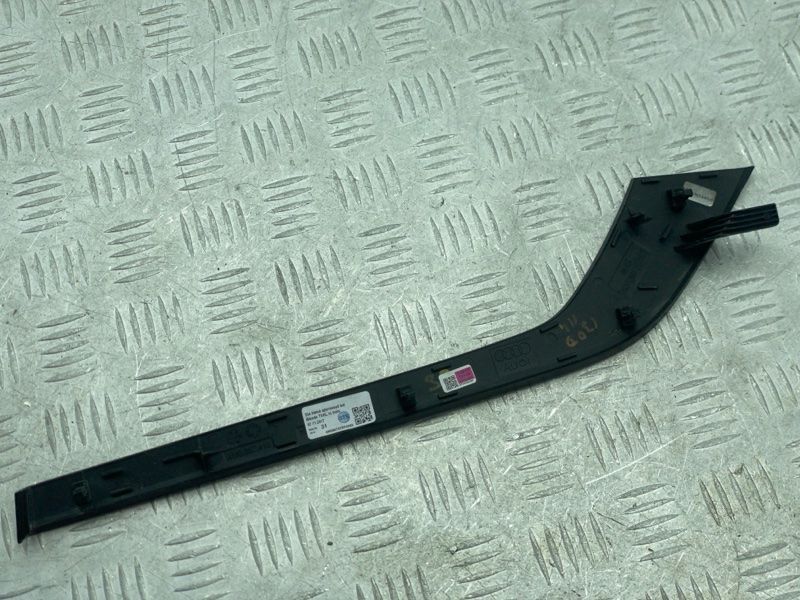 Декоративна вставка дверей 4M0867419KGM5 Audi Q7