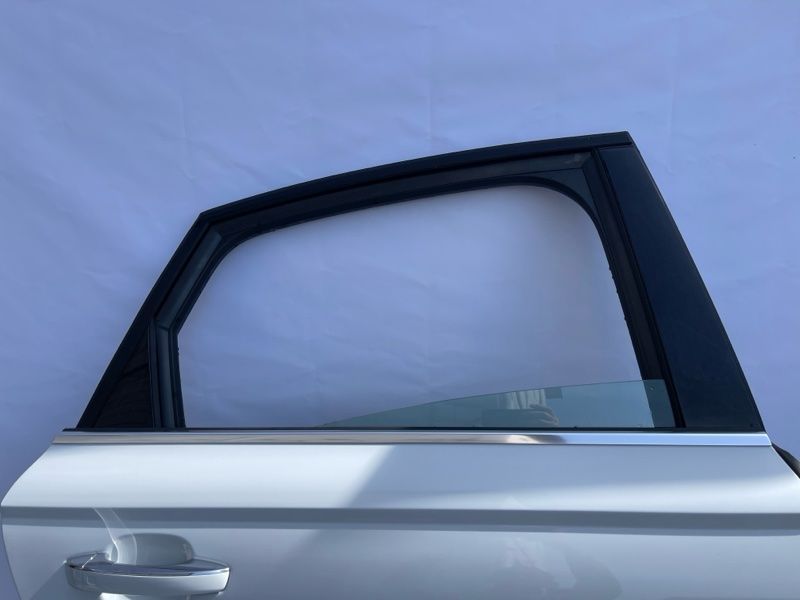 Двері 4G5833052 Audi A6