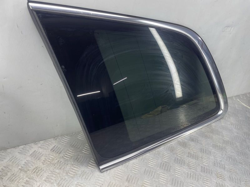 Скло бічне заднє 31468145 Volvo XC90
