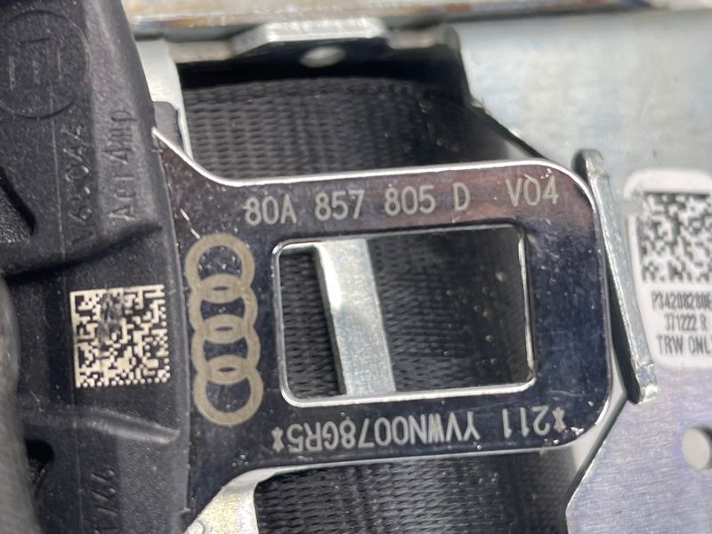 Ремінь безпеки сидіння 2-го ряду 80A857805DV04 Audi Q5