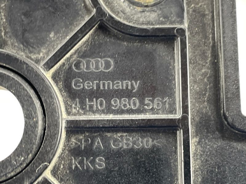 Кронштейн / Крепление камеры 4H0980561 Audi A8