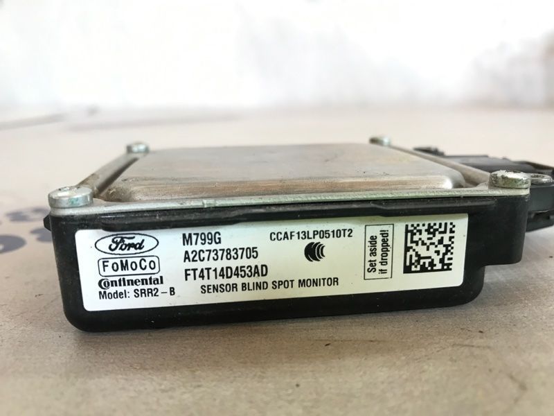 Датчик сліпої зони / блок керування асистента зміни смуги руху EM2Z14C689A Ford Edge