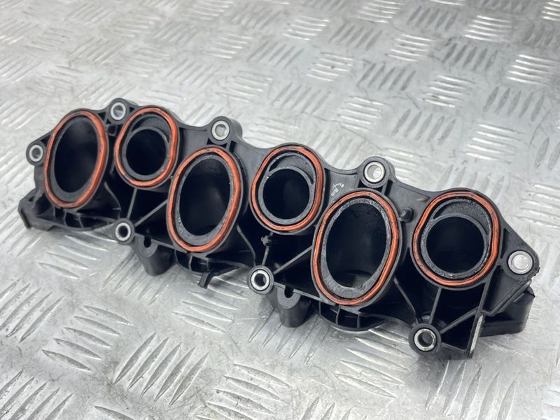 Колектор впускний 059129765R Audi A6