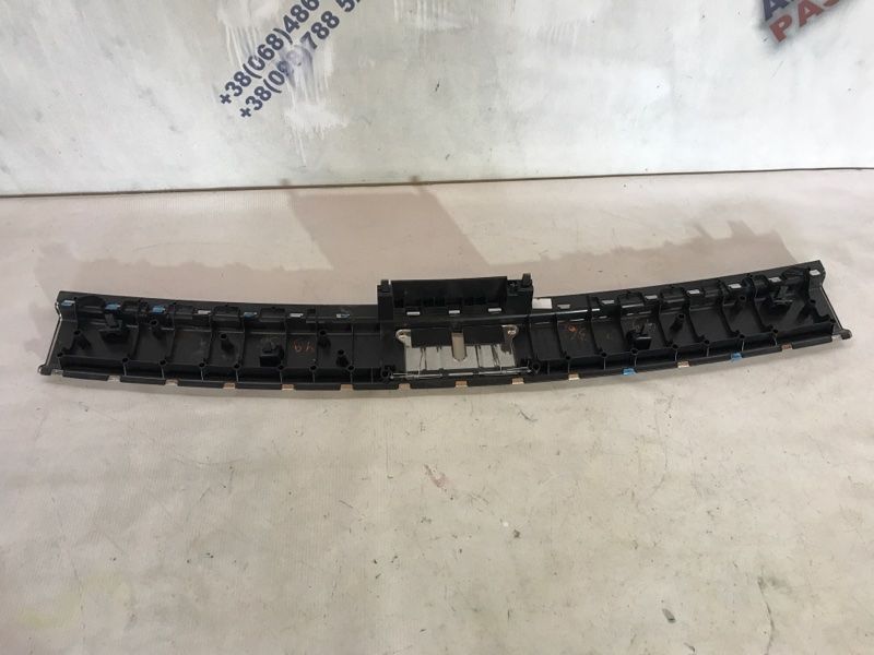 Накладка замка багажника 7P0863459E Volkswagen Touareg