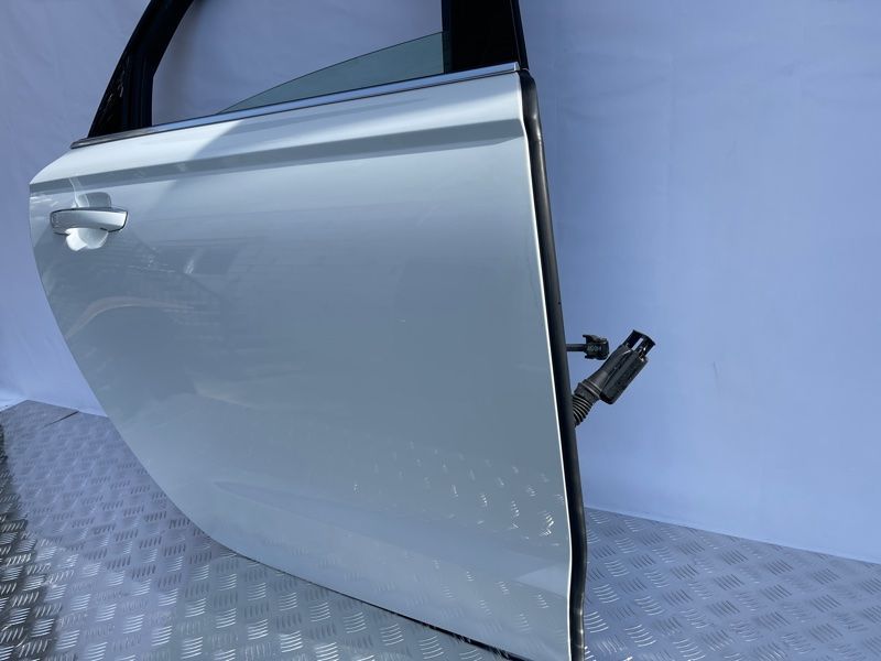 Двері 4G5833052 Audi A6