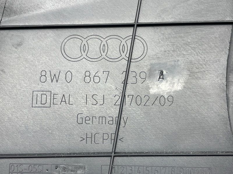 Облицовка стойки 8W0867239A Audi A4