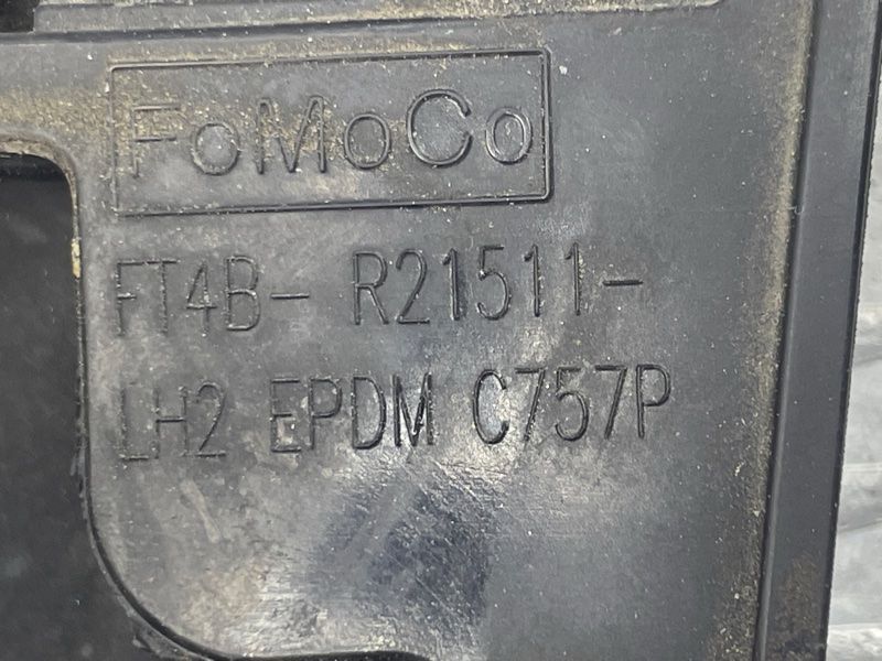 Направляюча скла дверей Ford Edge