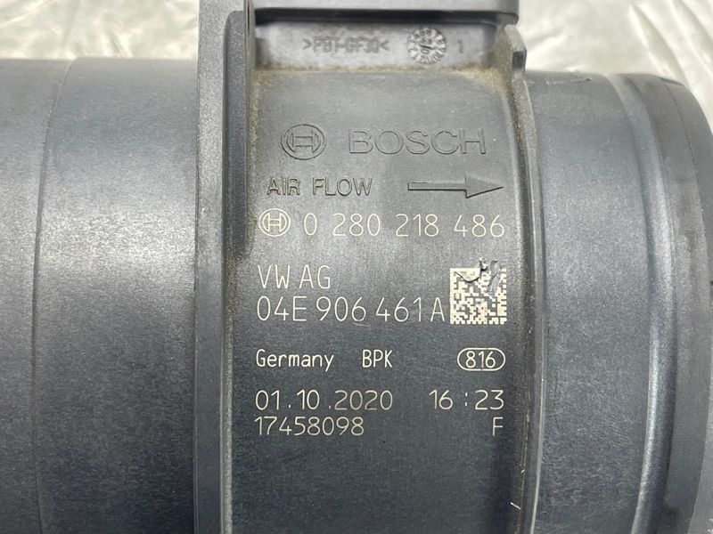 Датчик масового потоку повітря (MAF) 04E906461A Audi Q5