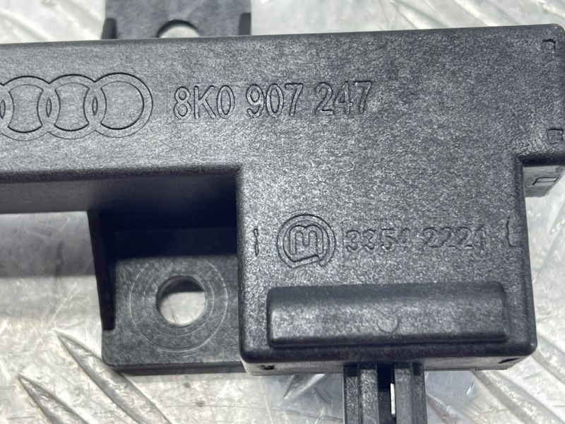 Антенна бесключевого доступа (KESSY) 8K0907247 Audi A6 Audi A4, Audi A4 Allroad, Audi A5, Audi A6, Audi A7, Audi A8, Audi Q5, Audi RS5, Audi RS7, Audi S4, Audi S5, Audi S6, Audi S7, Audi S8, Audi SQ5