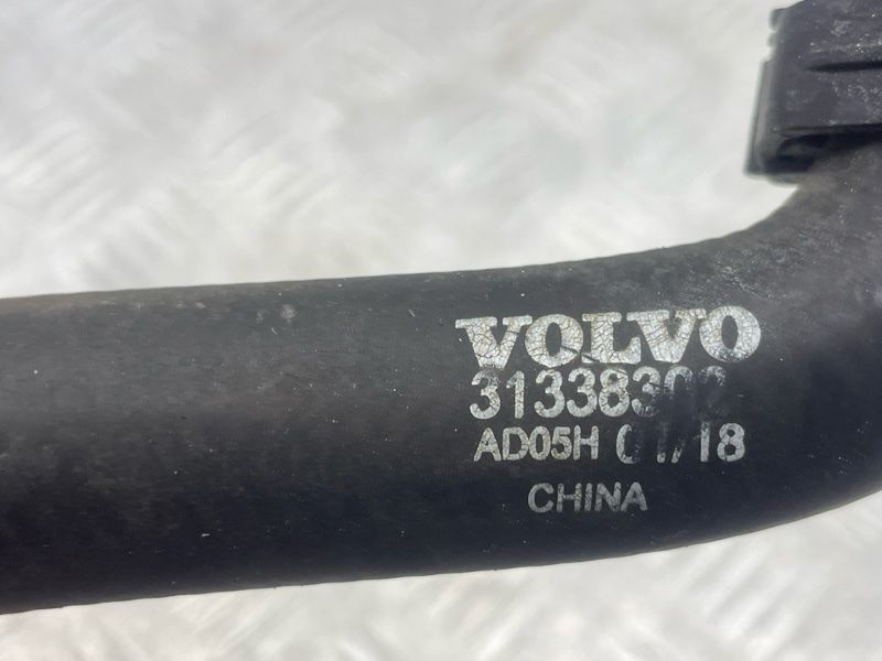 Шланг системи охолодження 31338302 Volvo XC60