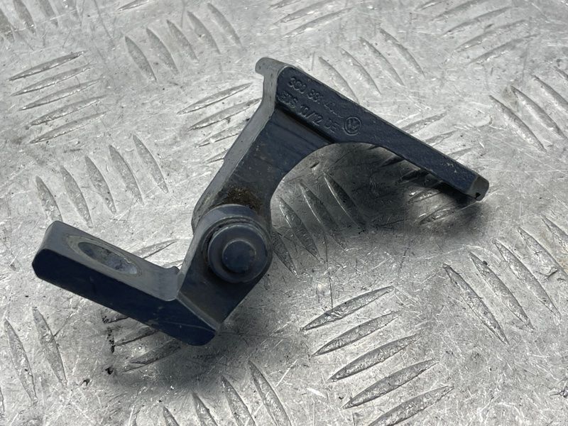 Петля двери верхняя 3C0831402D Volkswagen CC