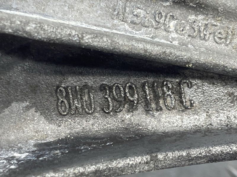 Кронштейн 8W0399118C Audi A4