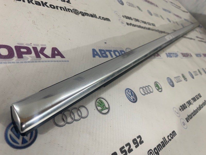 Молдинг двери ХРОМ 7P0837477E Volkswagen Touareg