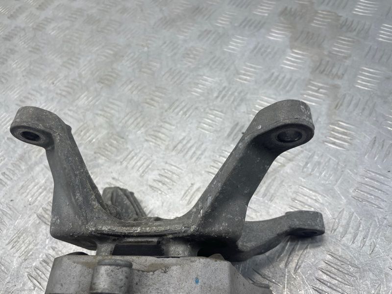Кронштейн 8W0399118C Audi A4