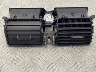 Дефлектор повітропроводу центральний 1006806 Volvo XC60