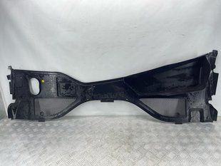 Кожух водовідвідного короба 4G8819447H9B9 Audi A7