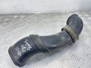Патрубок воздушный 7L6129752B Volkswagen Touareg