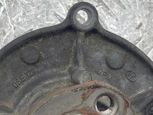 Насос охлаждающей жидкости 06E121018A Audi Q7