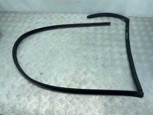 Уплотнительная резинка 8R0839119F Audi Q5