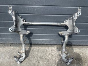 Підрамник передній 8R0399315J Audi Q5