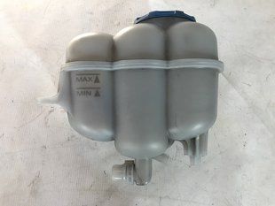 Розширювальний бачок 4M0121405 Audi Q7