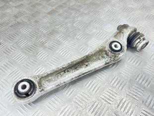 Важіль передньої підвіски несучий нижній 8W0407156A Audi A4 Allroad