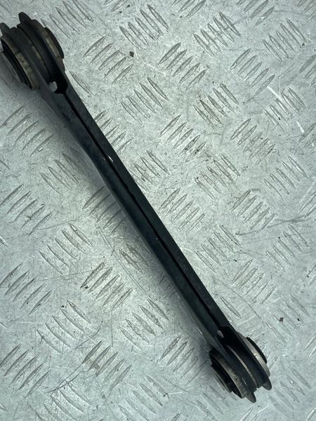 Рычаг задней подвески нижний левый/правый 8K0501529L Audi Q5 Audi A4, Audi A4 Allroad, Audi A5, Audi A6, Audi A7, Audi A8, Audi Q5, Audi RS7, Audi S4, Audi S5, Audi S6, Audi S7, Audi S8, Audi SQ5, Porsche Macan