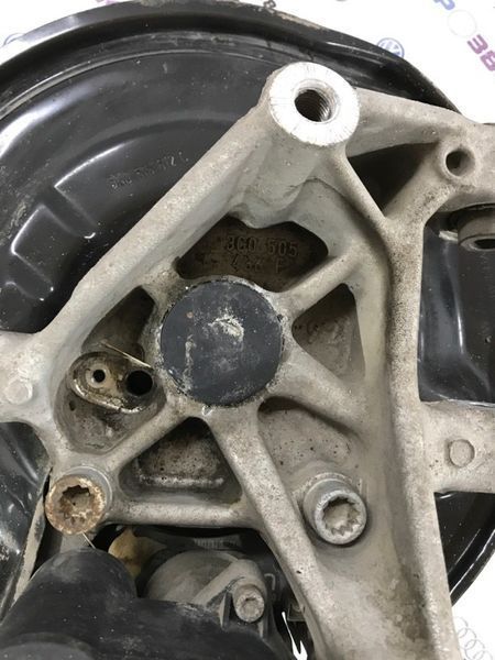 Поворотний кулак / цапфа 3C0505436F Volkswagen CC