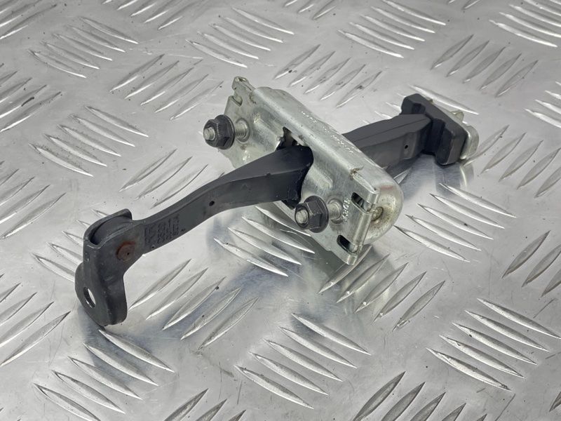 Ограничитель открывания двери Ford Escape