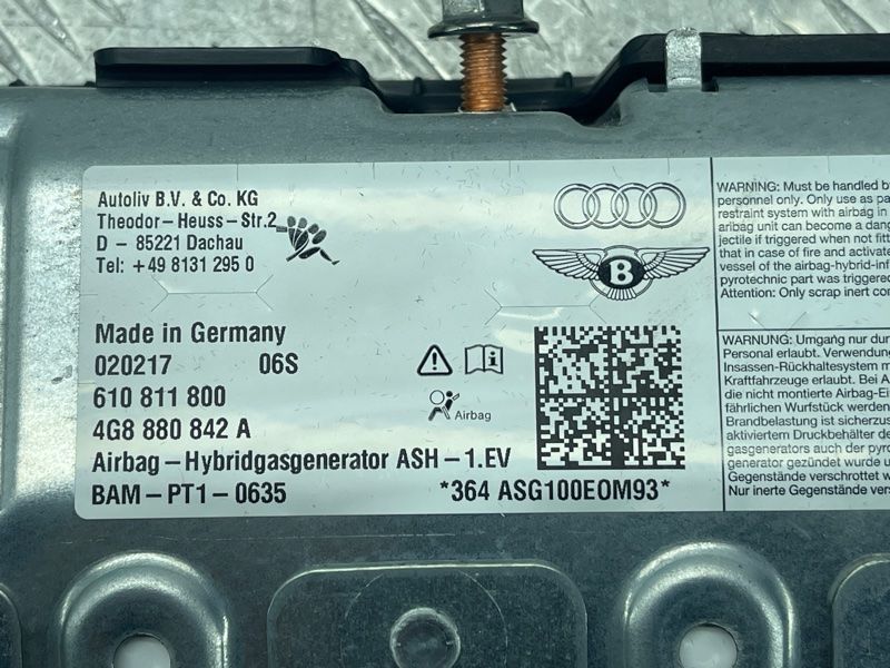 Подушка безопасности водителя в колени Airbag 4G8880842A Audi A7