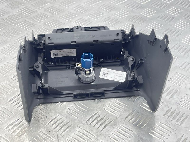 Накладка центральной консоли 4K0863440A Audi A6