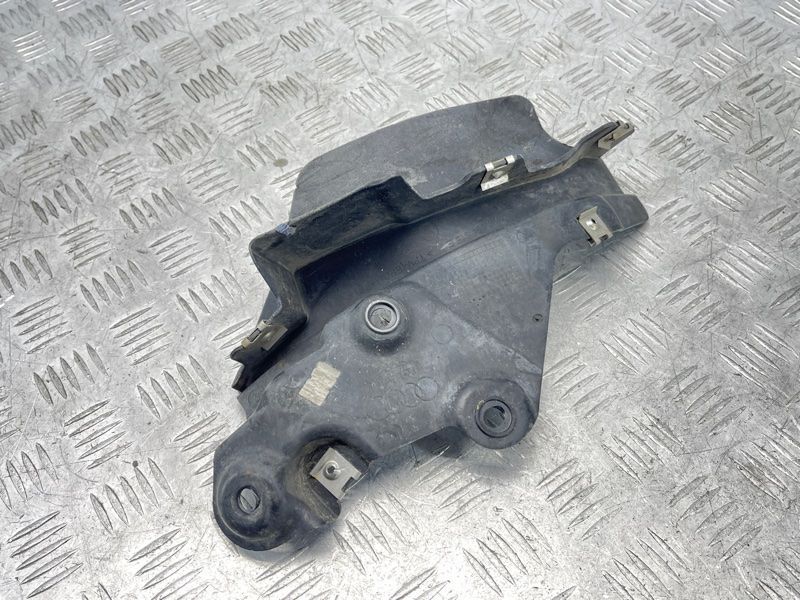 Спойлер колесной акри / Брызговик 4M0854815E Audi Q7