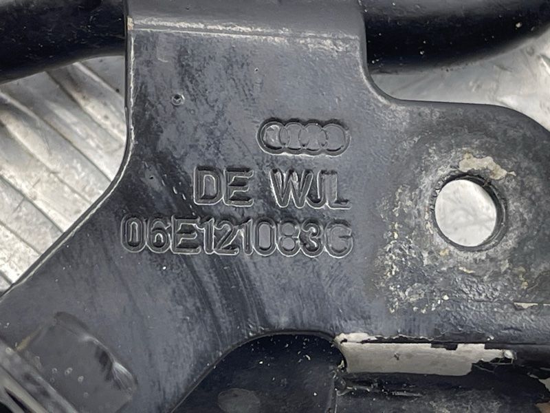 Трубопровод системы охлаждения 06E121083G Audi Q7