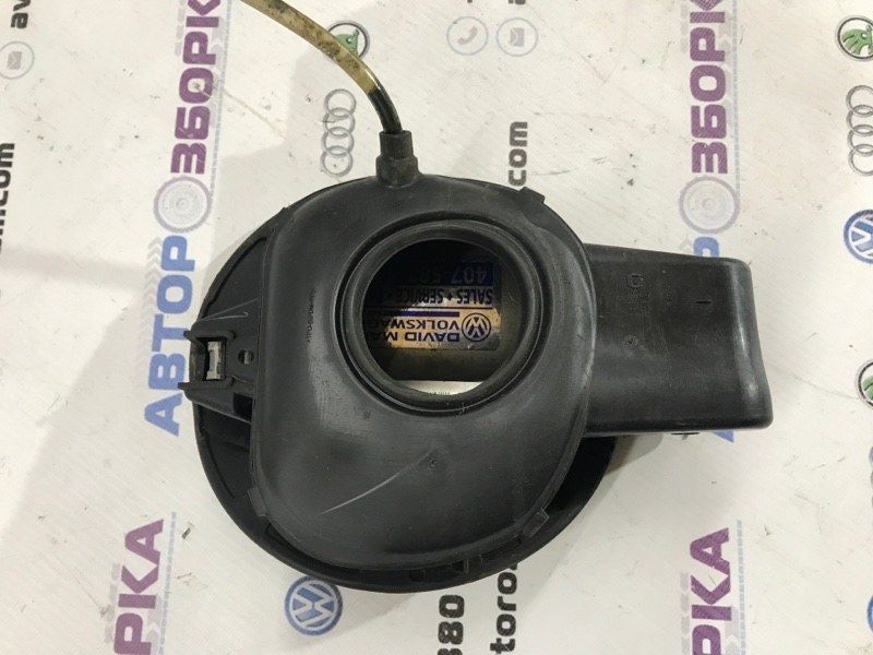 Корпус лючка крышки топливного бака в зборе 3C8809857E Volkswagen CC