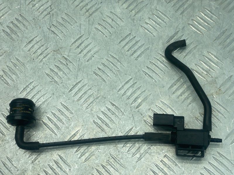 Клапан электромагнитный 06H906283B Volkswagen Touareg
