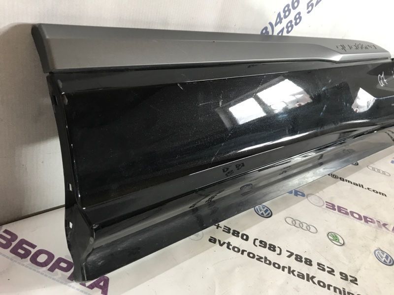 Накладка дверей 4M0853969NGRU Audi Q7