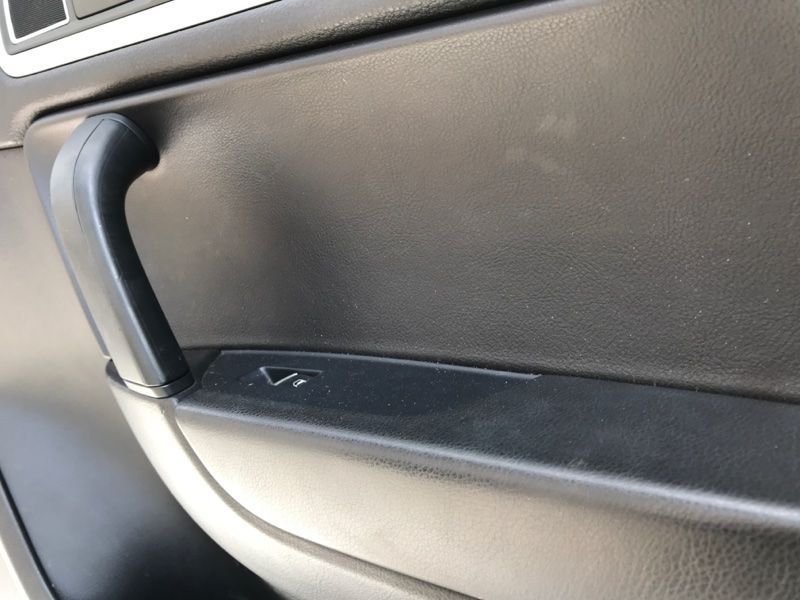 Обшивка дверей Volkswagen Touareg