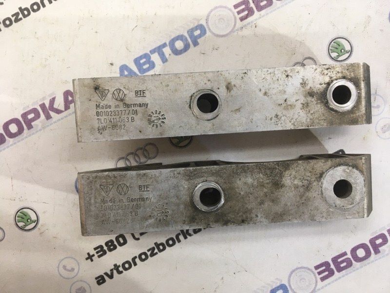 Кронштейн, крепление рамка, держатель 7L0411063B Audi Q7