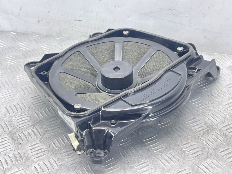 Сабвуфер BOSE Audi A8
