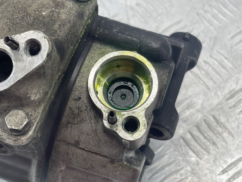 Компресор кондиціонера 1K0820859F Volkswagen Passat