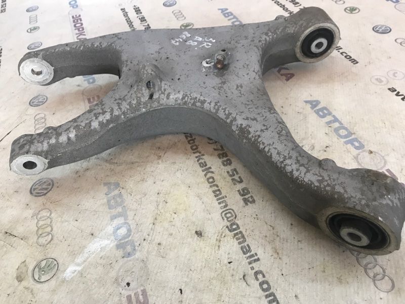 Рычаг задней подвески нижний 8R0505312F Audi A8
