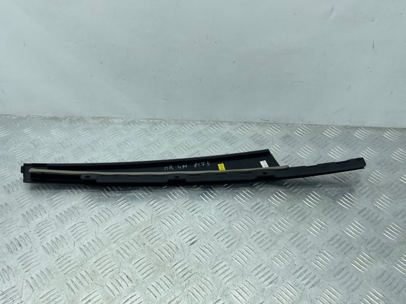 Накладка двери 4M0837902 Audi Q7