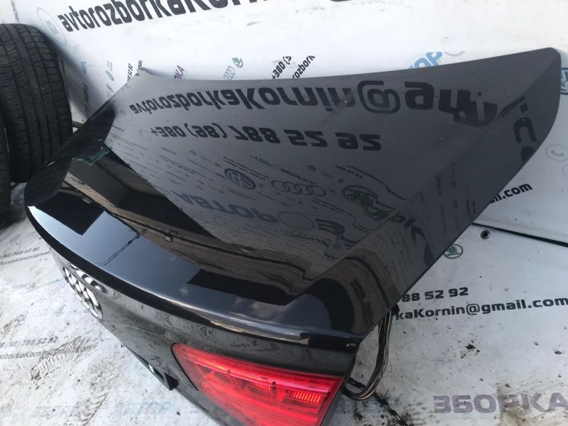 Кришка багажника 4H0827023B Audi A8