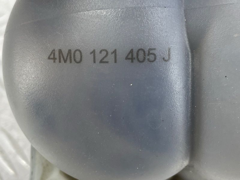 Розширювальний бачок 4M0121405J Audi Q7 Audi Q7