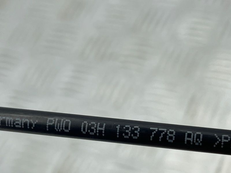 Трубка вакуумна 03H133778AQ Volkswagen Touareg