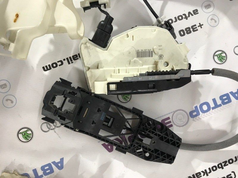 Замок дверей 5N0837017D Volkswagen Tiguan