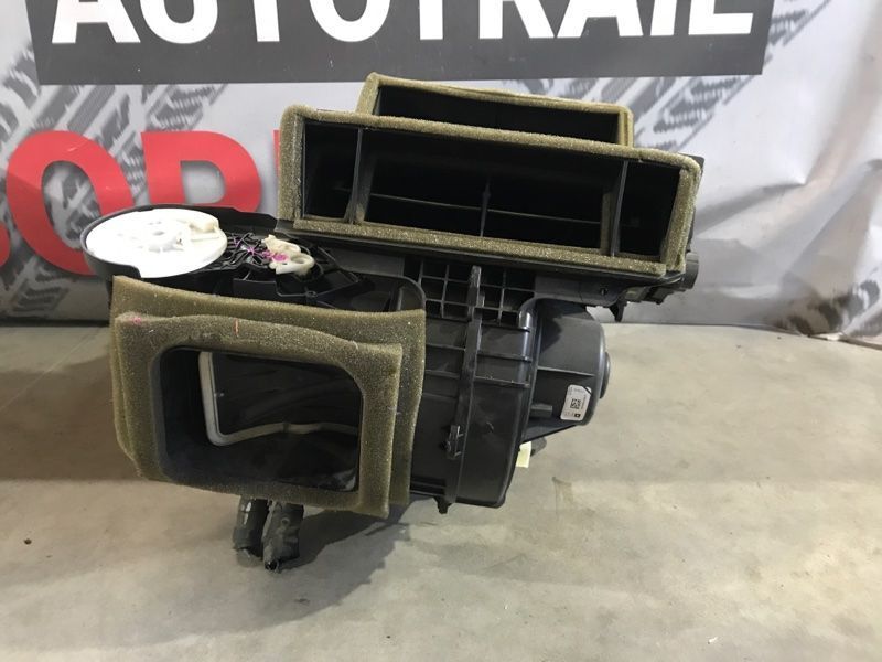 Корпус пічки в зборі BV6N19291A Ford Escape
