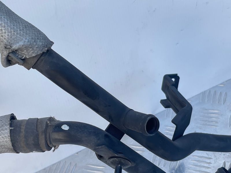 Трубка кондиціонера 7P6121070AJ Volkswagen Touareg